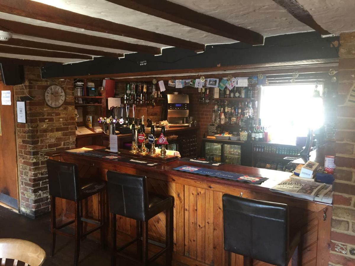 The St Crispin Inn Worth  エクステリア 写真